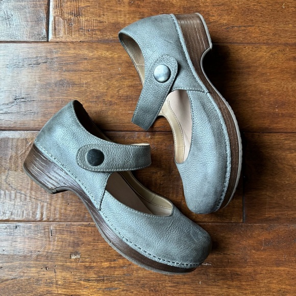 Dansko Mary Jane clogs - Picture 3 of 9